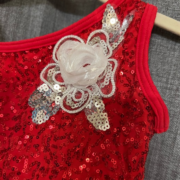 Weissman’s adorable red sequin with tuelle attached skirt. Child Small - Picture 6 of 9